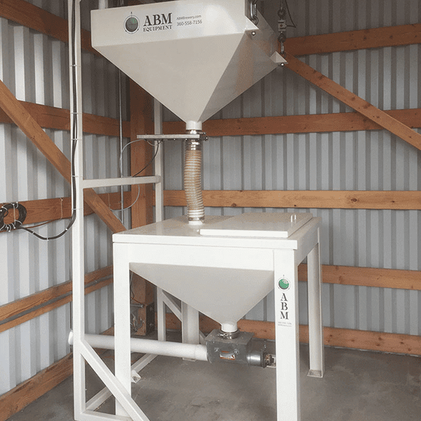 Scale package for breweries and distilleries, which weight grain coming from multiple inputs at a single point